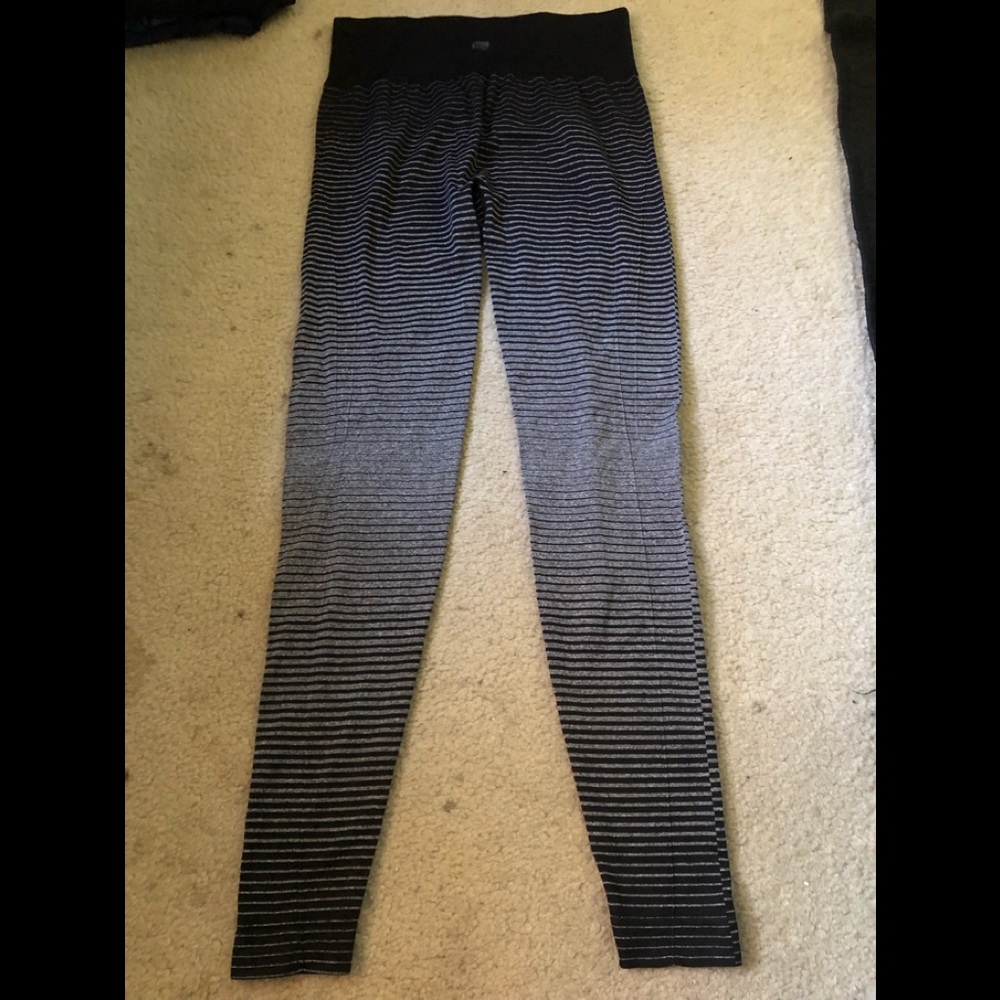 Size medium Marika full length leggings - Picture 3 of 4